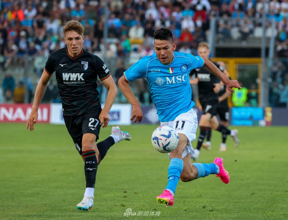 并且自然融 并且自然融